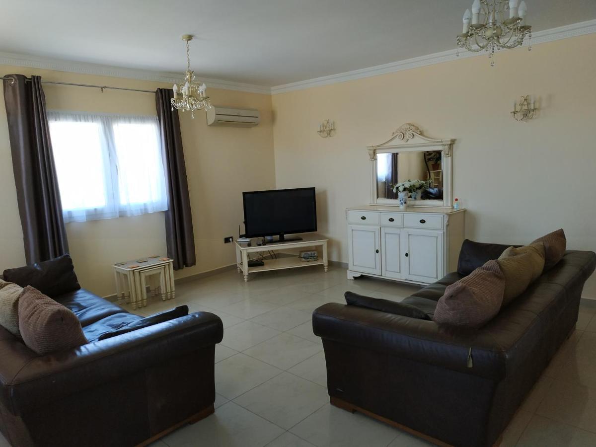Villa Casa Del Sol 3 Bedroom Villa With Private Solar Covered 12M X 6M Pool Minimum Stay 7 Nights Chromecast And Wifi Throughout The Property Triquivijate Exterior photo