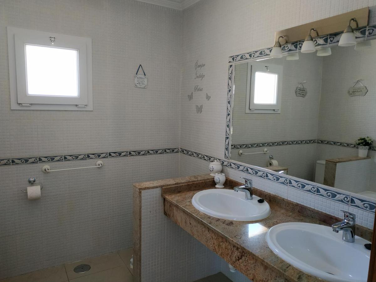 Villa Casa Del Sol 3 Bedroom Villa With Private Solar Covered 12M X 6M Pool Minimum Stay 7 Nights Chromecast And Wifi Throughout The Property Triquivijate Exterior photo