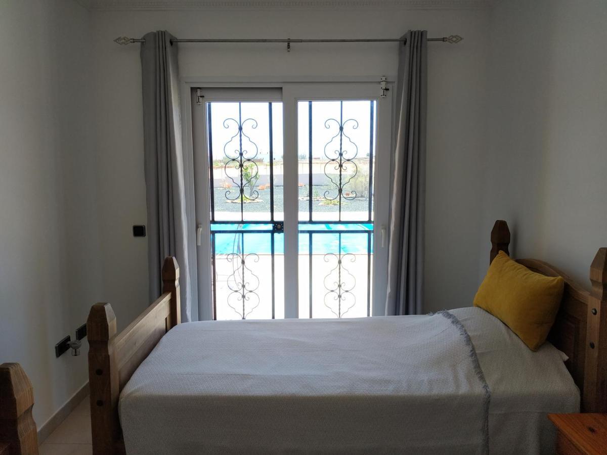 Villa Casa Del Sol 3 Bedroom Villa With Private Solar Covered 12M X 6M Pool Minimum Stay 7 Nights Chromecast And Wifi Throughout The Property Triquivijate Exterior photo