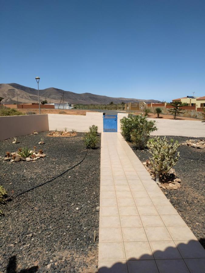 Villa Casa Del Sol 3 Bedroom Villa With Private Solar Covered 12M X 6M Pool Minimum Stay 7 Nights Chromecast And Wifi Throughout The Property Triquivijate Exterior photo