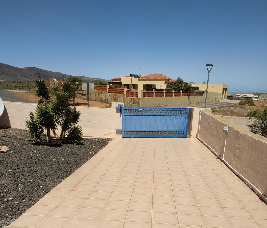 Villa Casa Del Sol 3 Bedroom Villa With Private Solar Covered 12M X 6M Pool Minimum Stay 7 Nights Chromecast And Wifi Throughout The Property Triquivijate Exterior photo