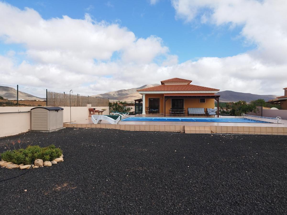 Villa Casa Del Sol 3 Bedroom Villa With Private Solar Covered 12M X 6M Pool Minimum Stay 7 Nights Chromecast And Wifi Throughout The Property Triquivijate Exterior photo