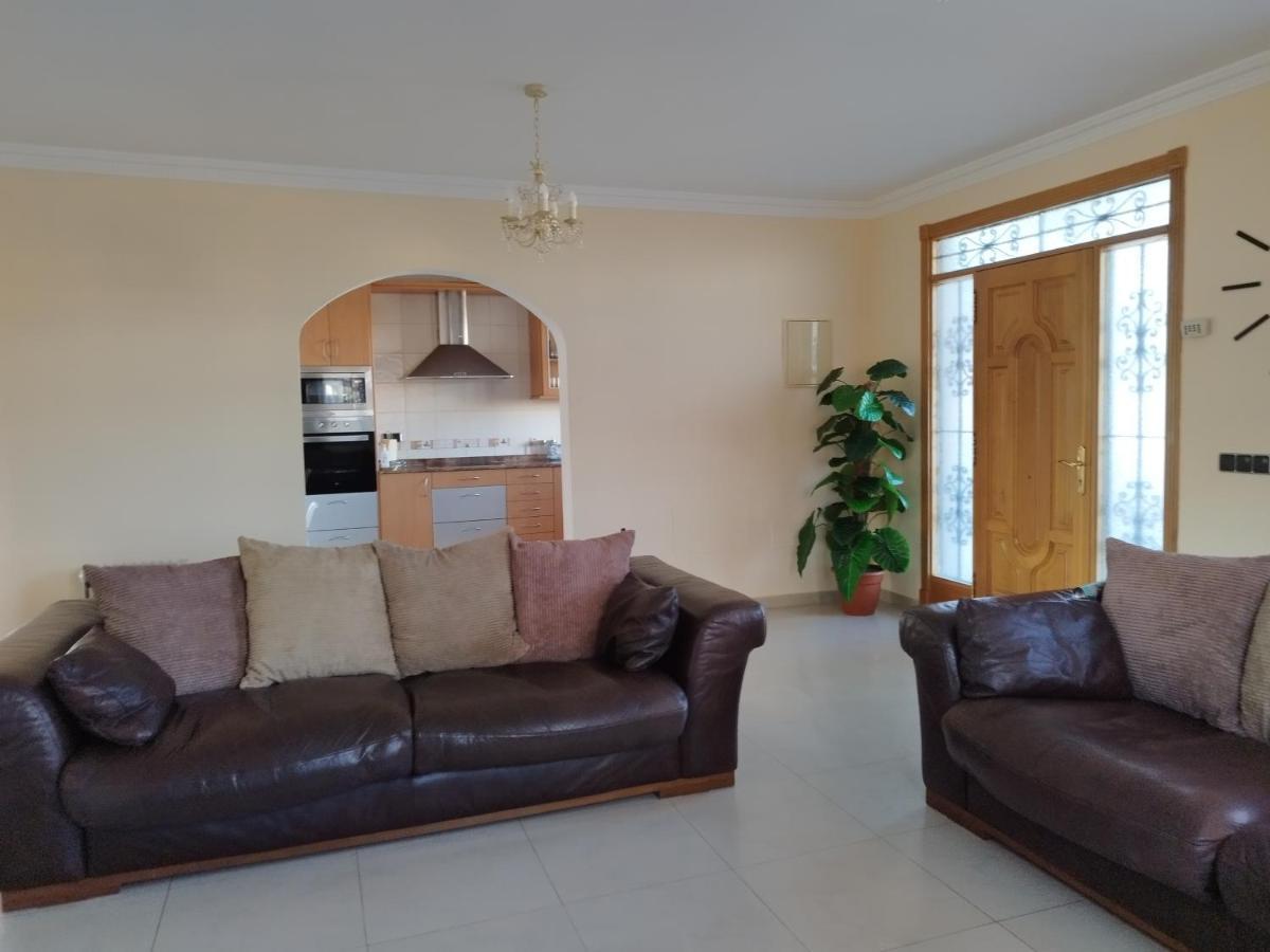 Villa Casa Del Sol 3 Bedroom Villa With Private Solar Covered 12M X 6M Pool Minimum Stay 7 Nights Chromecast And Wifi Throughout The Property Triquivijate Exterior photo