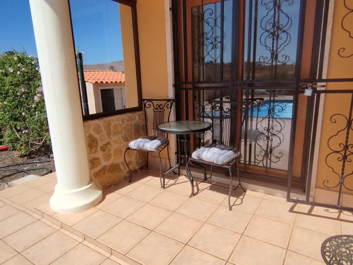 Villa Casa Del Sol 3 Bedroom Villa With Private Solar Covered 12M X 6M Pool Minimum Stay 7 Nights Chromecast And Wifi Throughout The Property Triquivijate Exterior photo