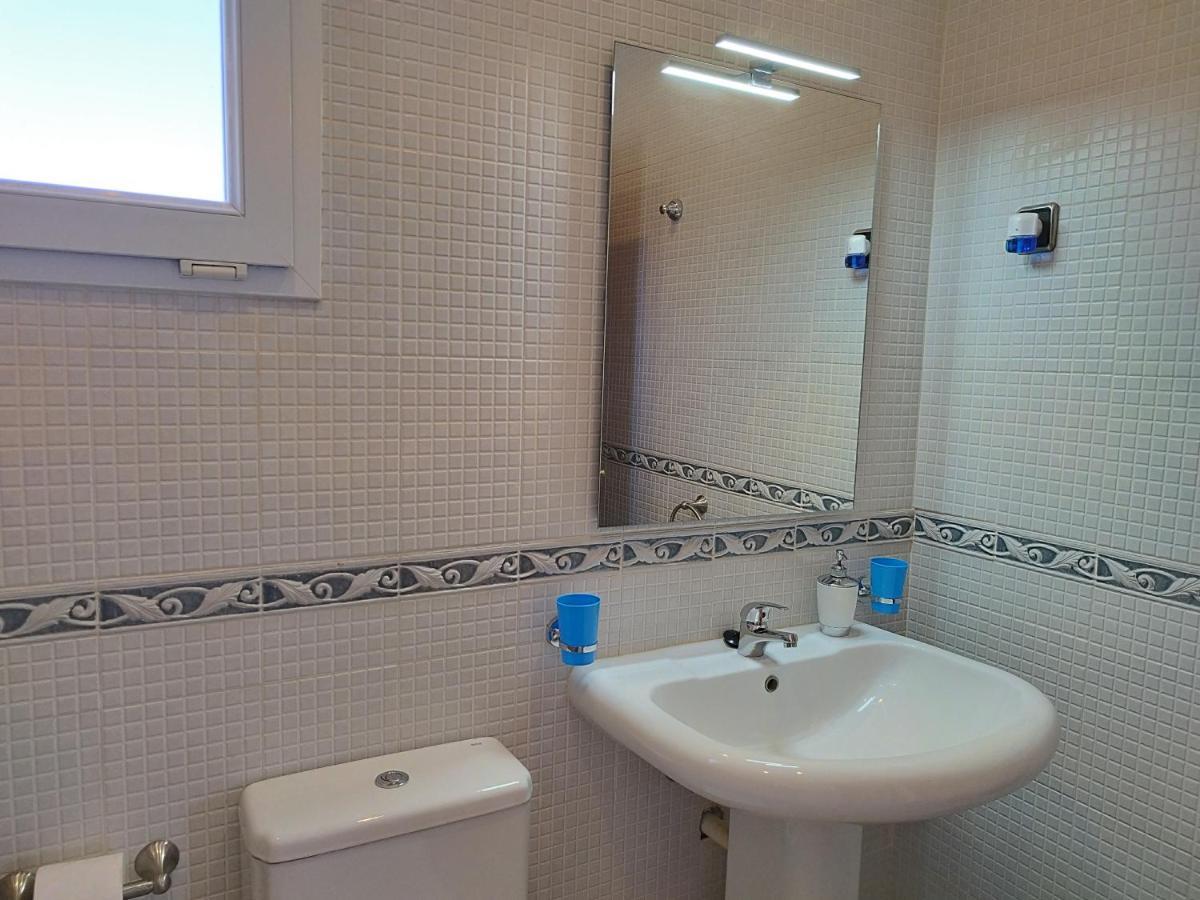 Villa Casa Del Sol 3 Bedroom Villa With Private Solar Covered 12M X 6M Pool Minimum Stay 7 Nights Chromecast And Wifi Throughout The Property Triquivijate Exterior photo
