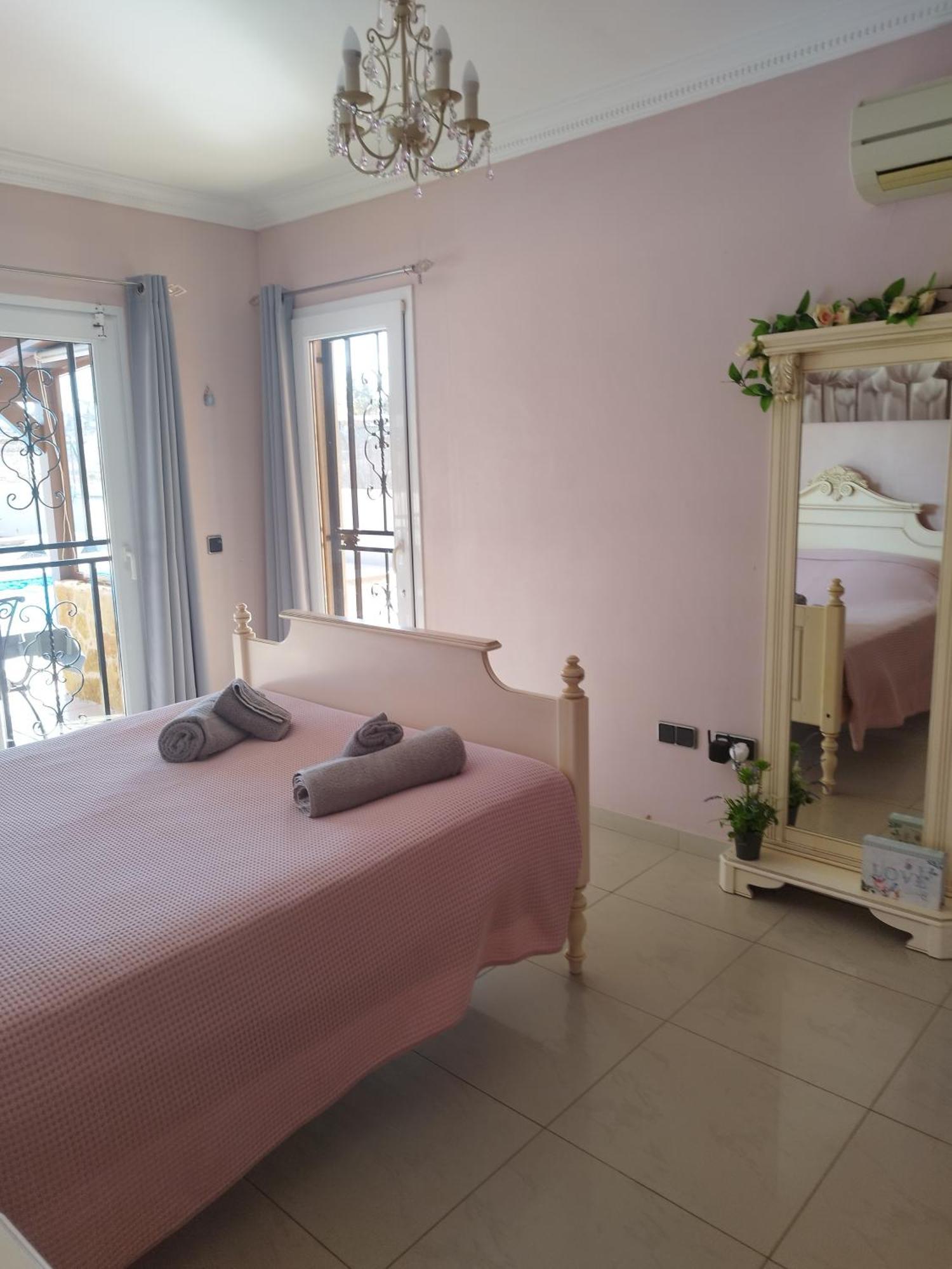 Villa Casa Del Sol 3 Bedroom Villa With Private Solar Covered 12M X 6M Pool Minimum Stay 7 Nights Chromecast And Wifi Throughout The Property Triquivijate Exterior photo