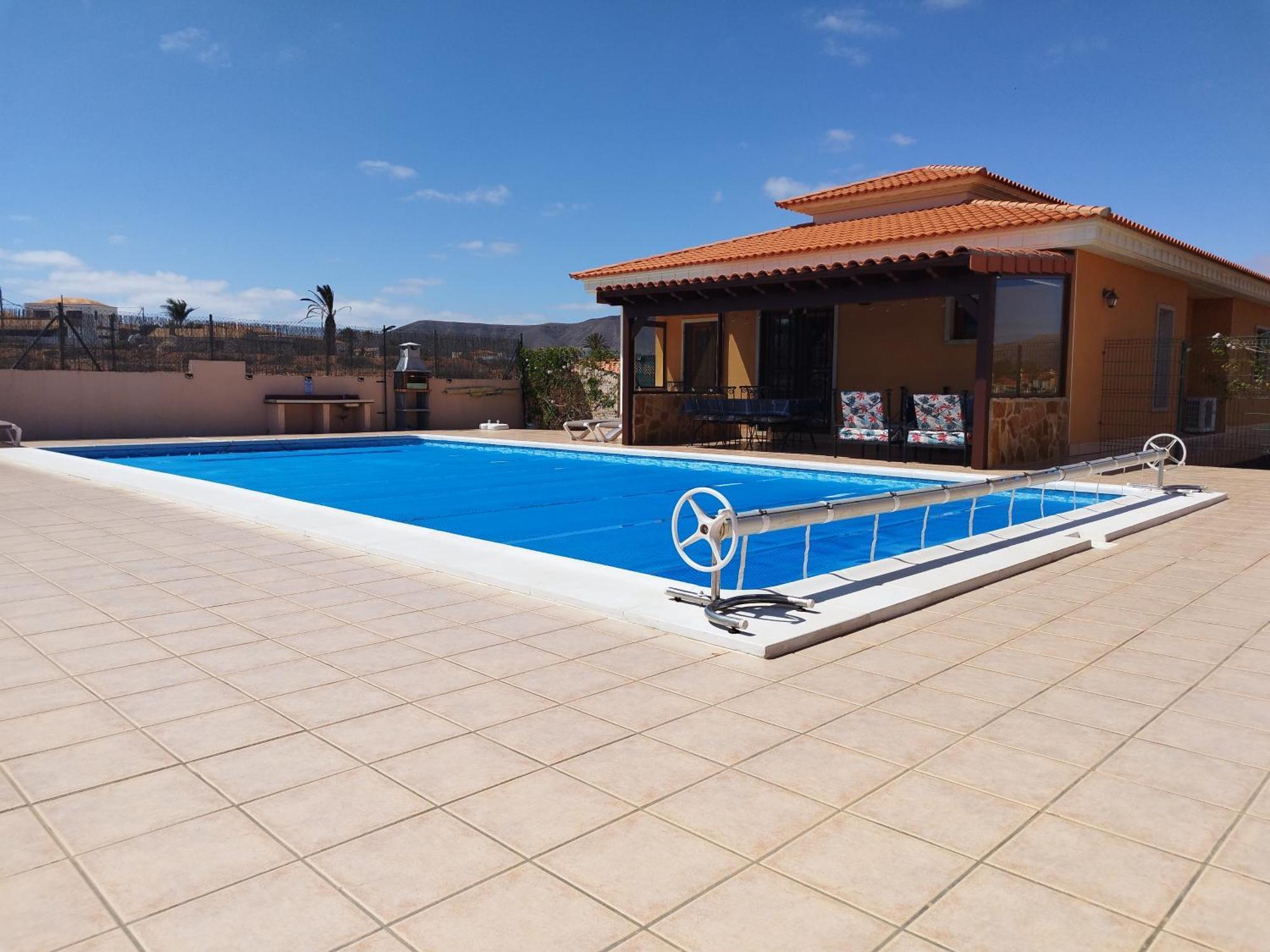 Villa Casa Del Sol 3 Bedroom Villa With Private Solar Covered 12M X 6M Pool Minimum Stay 7 Nights Chromecast And Wifi Throughout The Property Triquivijate Exterior photo