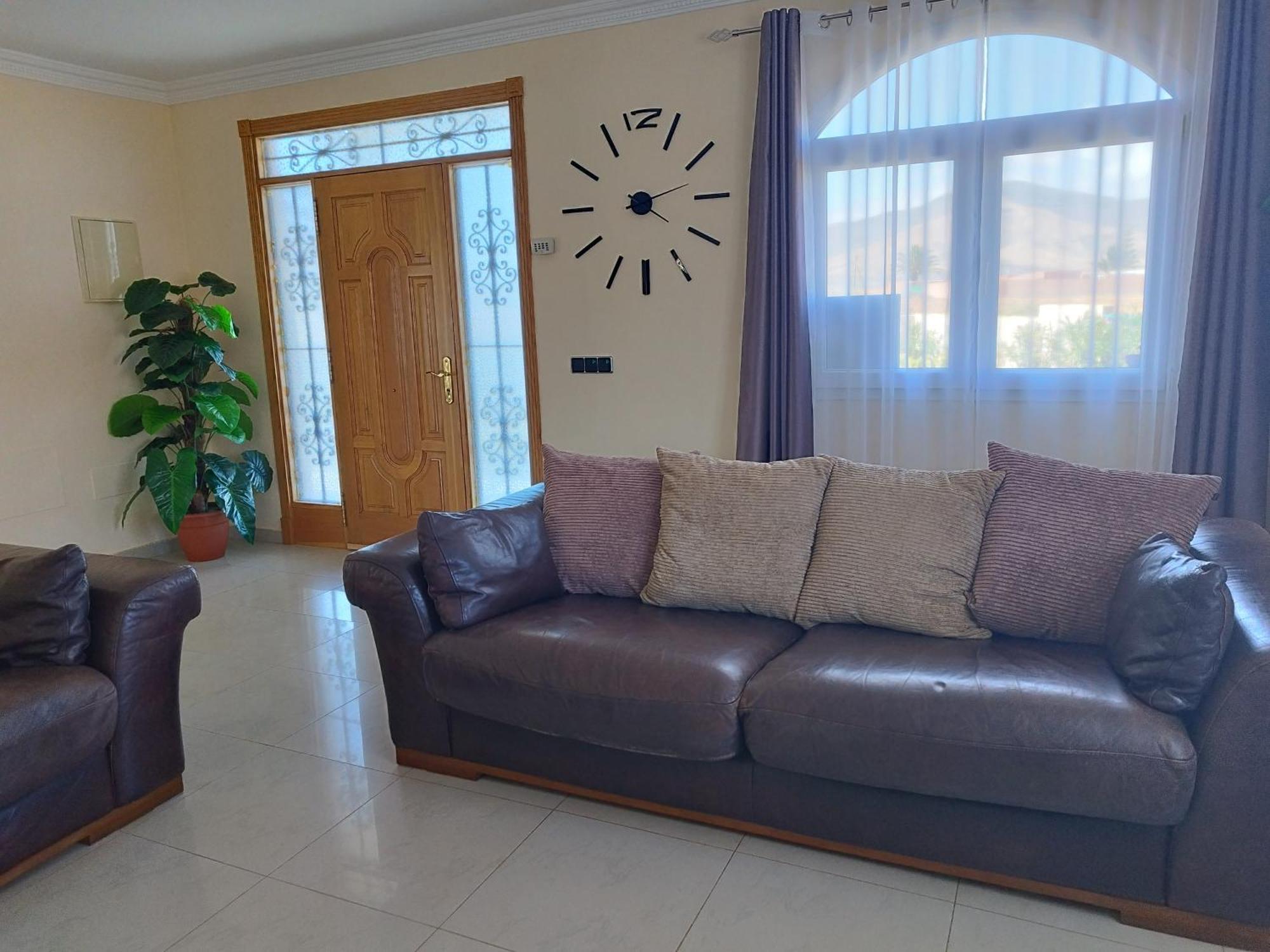 Villa Casa Del Sol 3 Bedroom Villa With Private Solar Covered 12M X 6M Pool Minimum Stay 7 Nights Chromecast And Wifi Throughout The Property Triquivijate Exterior photo