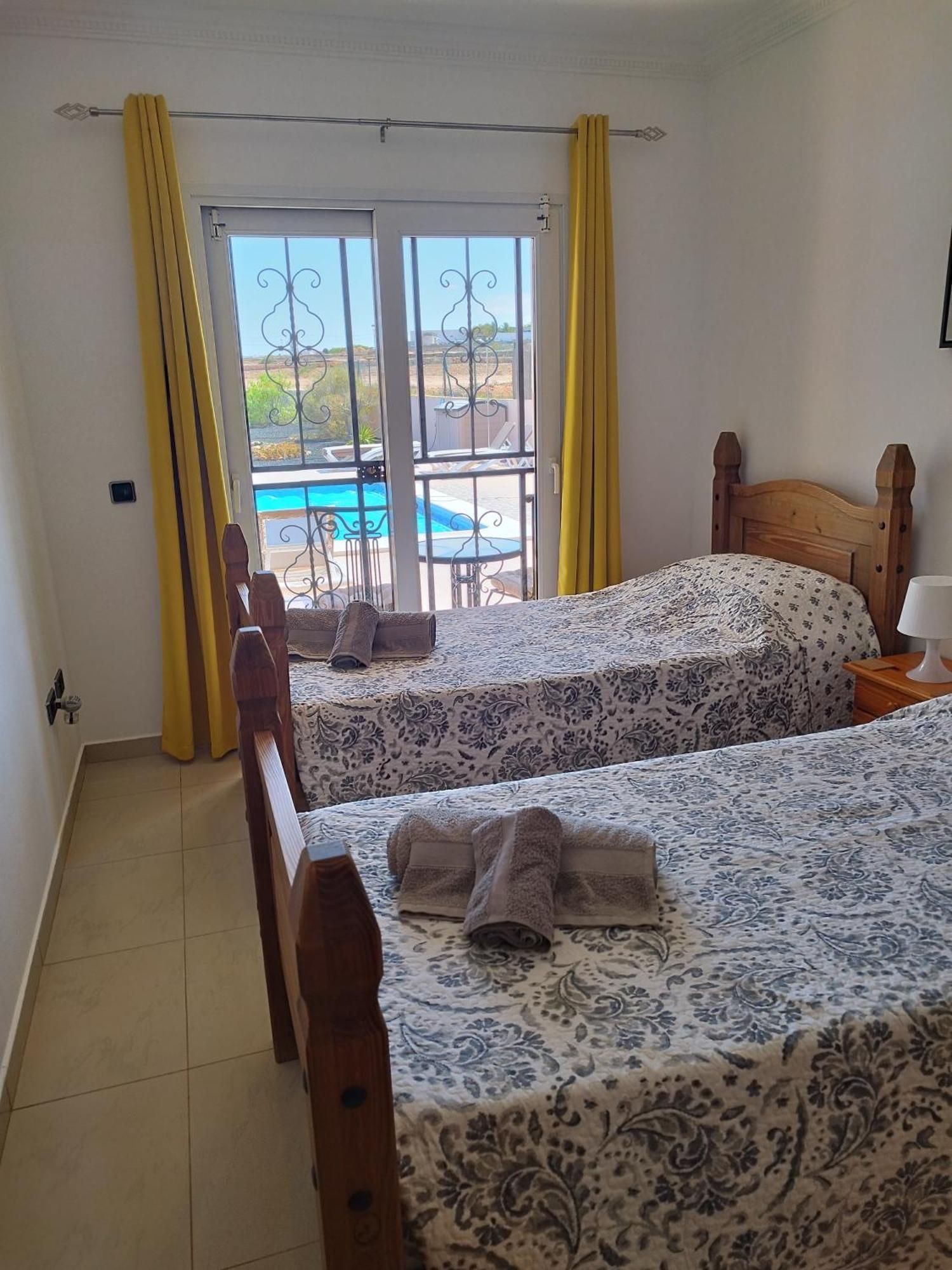 Villa Casa Del Sol 3 Bedroom Villa With Private Solar Covered 12M X 6M Pool Minimum Stay 7 Nights Chromecast And Wifi Throughout The Property Triquivijate Exterior photo