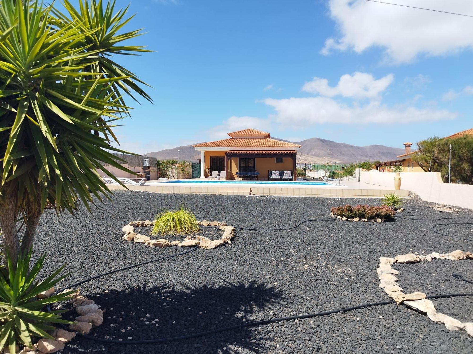 Villa Casa Del Sol 3 Bedroom Villa With Private Solar Covered 12M X 6M Pool Minimum Stay 7 Nights Chromecast And Wifi Throughout The Property Triquivijate Exterior photo