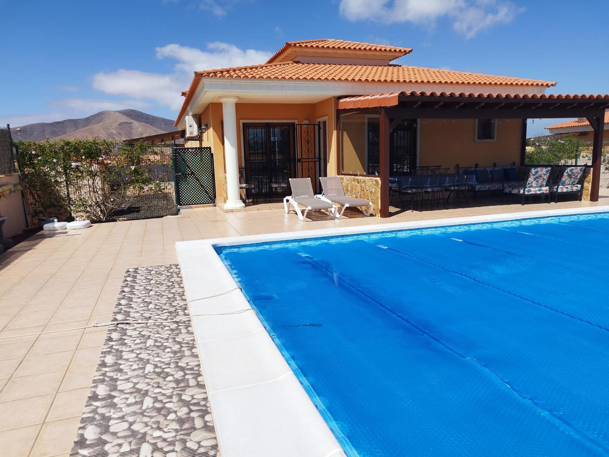 Villa Casa Del Sol 3 Bedroom Villa With Private Solar Covered 12M X 6M Pool Minimum Stay 7 Nights Chromecast And Wifi Throughout The Property Triquivijate Exterior photo